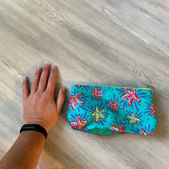 NWOT Clinique star make up bag - Picture 2 of 2